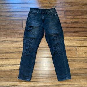Women’s 4, American Eagle, Black Ripped Mom Jeans